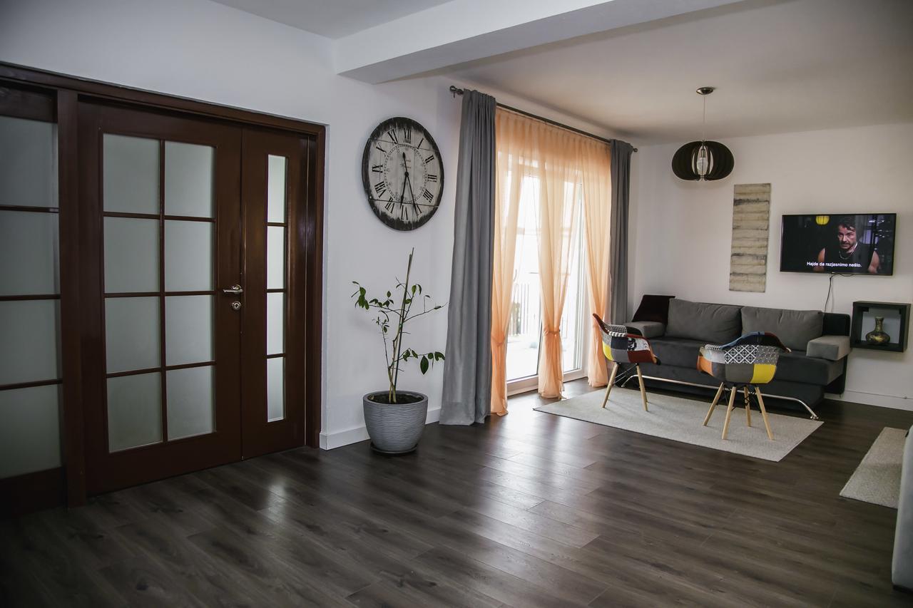 Lgp Exclusive Apartment Bihac Bagian luar foto