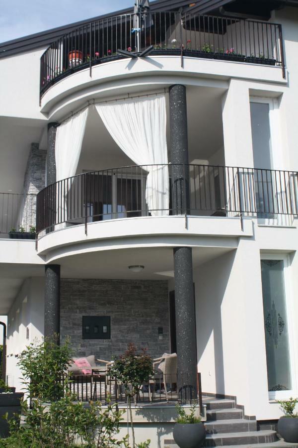 Lgp Exclusive Apartment Bihac Bagian luar foto